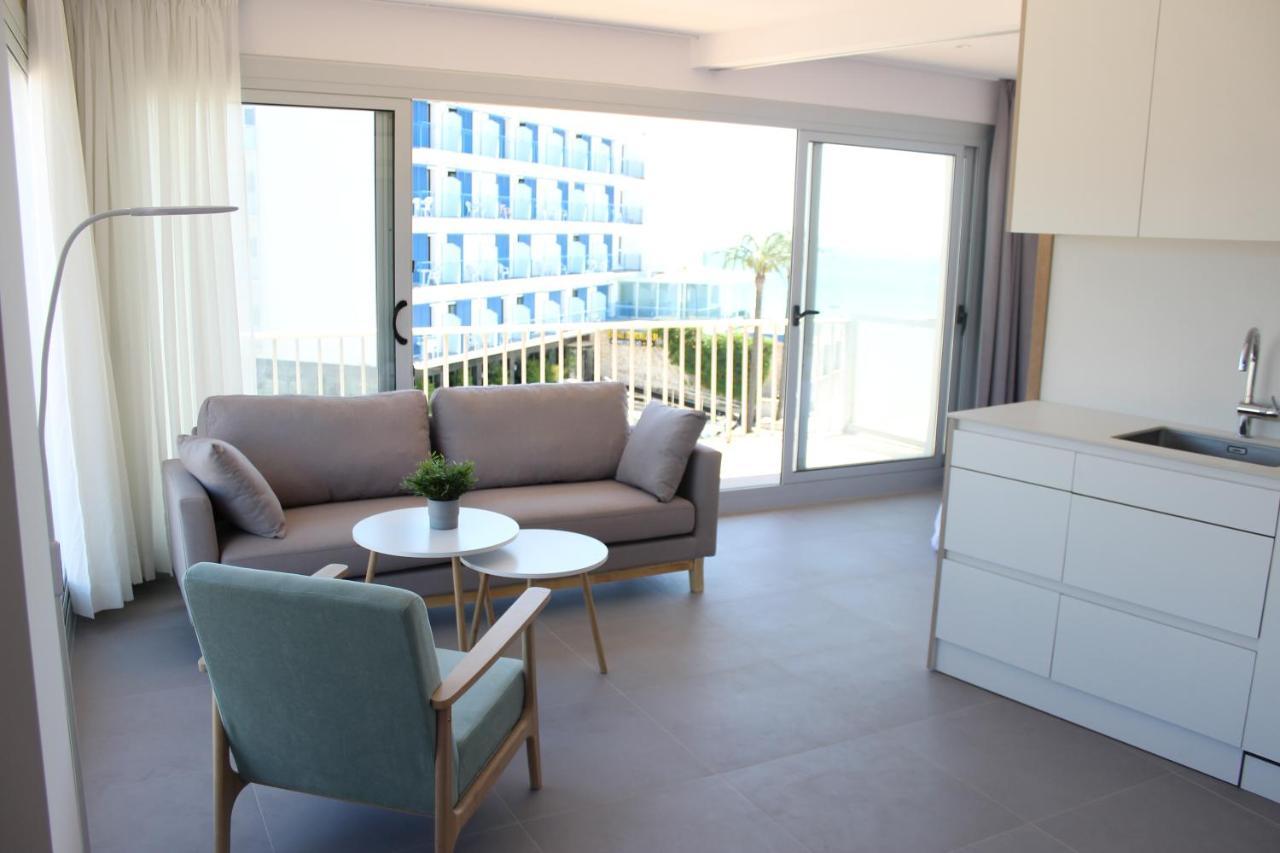 Beautiful Loft, Huge Sunny Terrace, View Over The Beach And Sea Roses Esterno foto