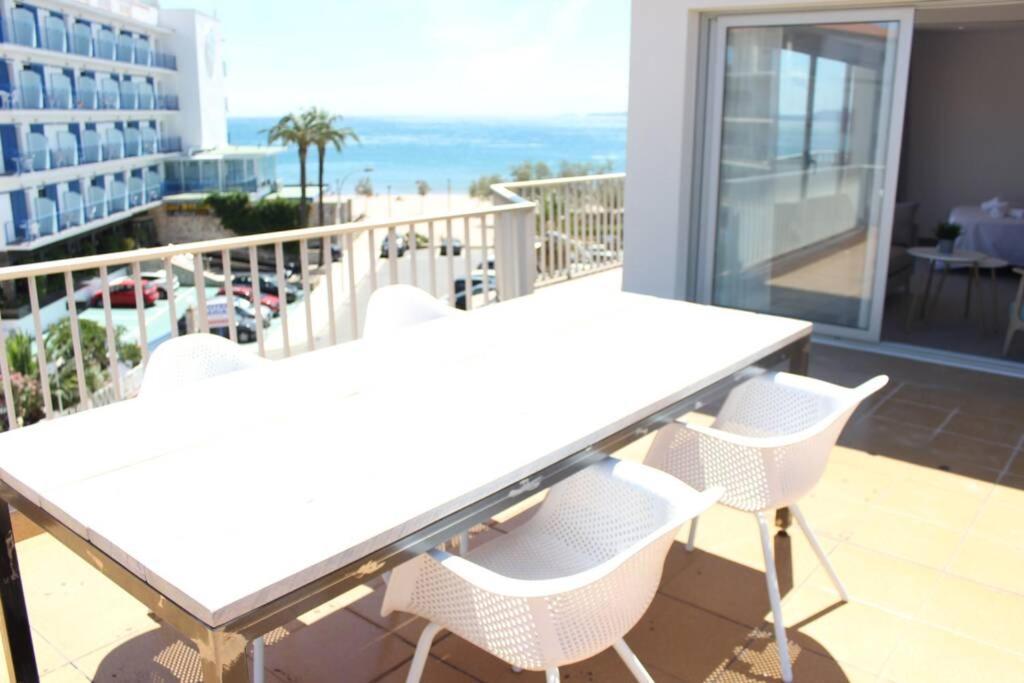 Beautiful Loft, Huge Sunny Terrace, View Over The Beach And Sea Roses Esterno foto