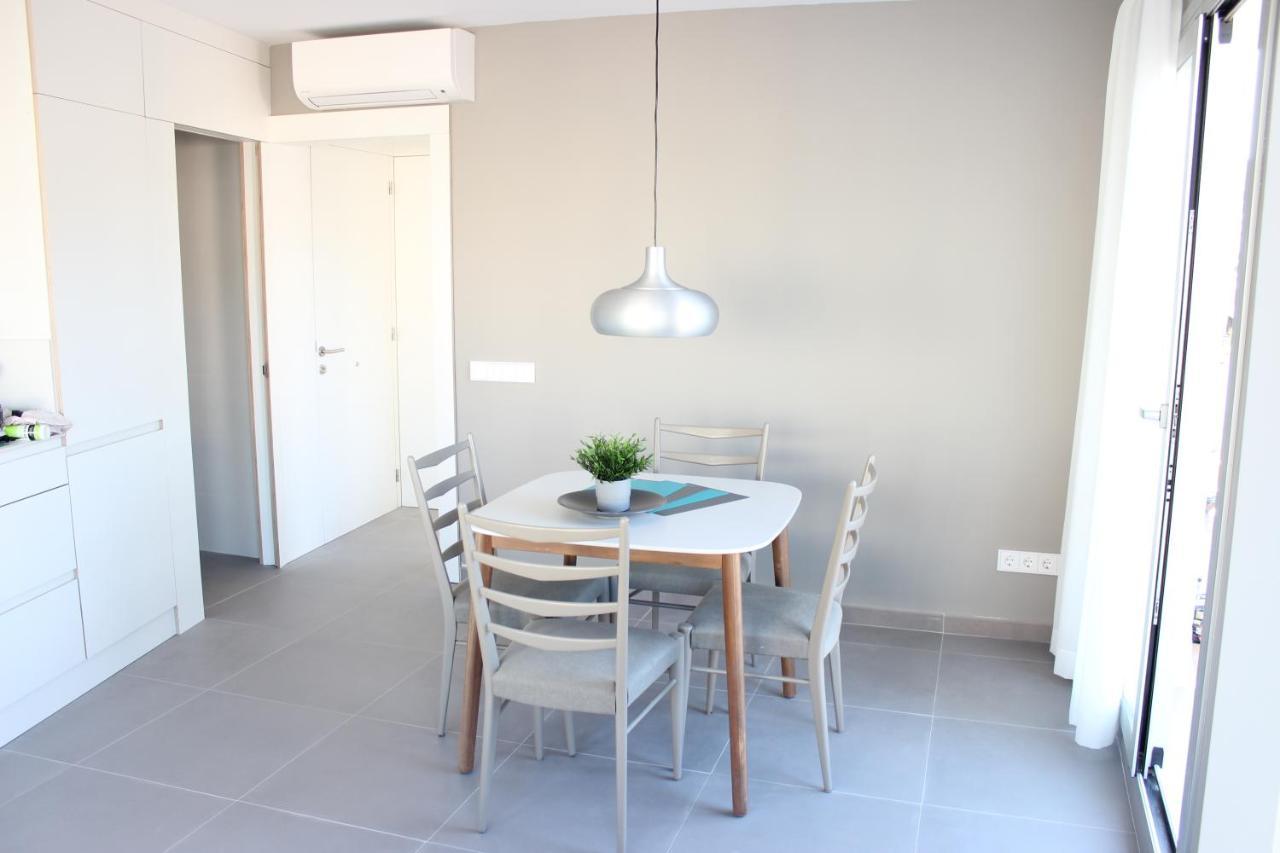 Beautiful Loft, Huge Sunny Terrace, View Over The Beach And Sea Roses Esterno foto
