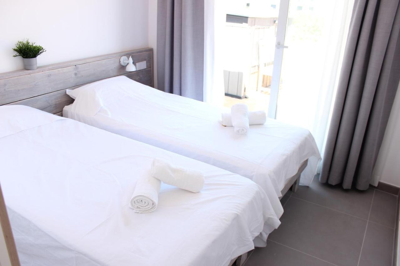 Beautiful Loft, Huge Sunny Terrace, View Over The Beach And Sea Roses Esterno foto