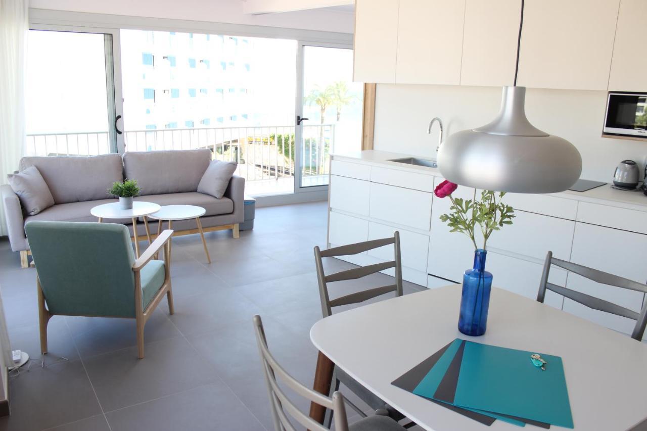 Beautiful Loft, Huge Sunny Terrace, View Over The Beach And Sea Roses Esterno foto