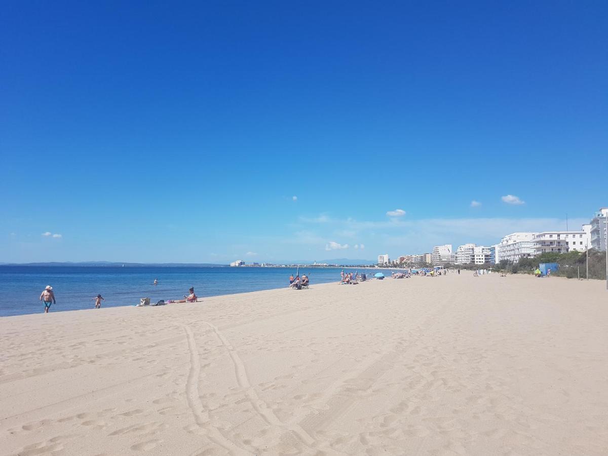 Beautiful Loft, Huge Sunny Terrace, View Over The Beach And Sea Roses Esterno foto