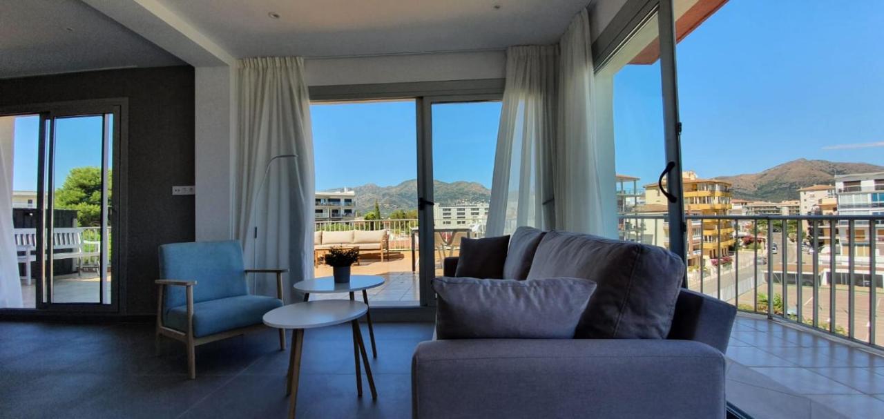 Beautiful Loft, Huge Sunny Terrace, View Over The Beach And Sea Roses Esterno foto