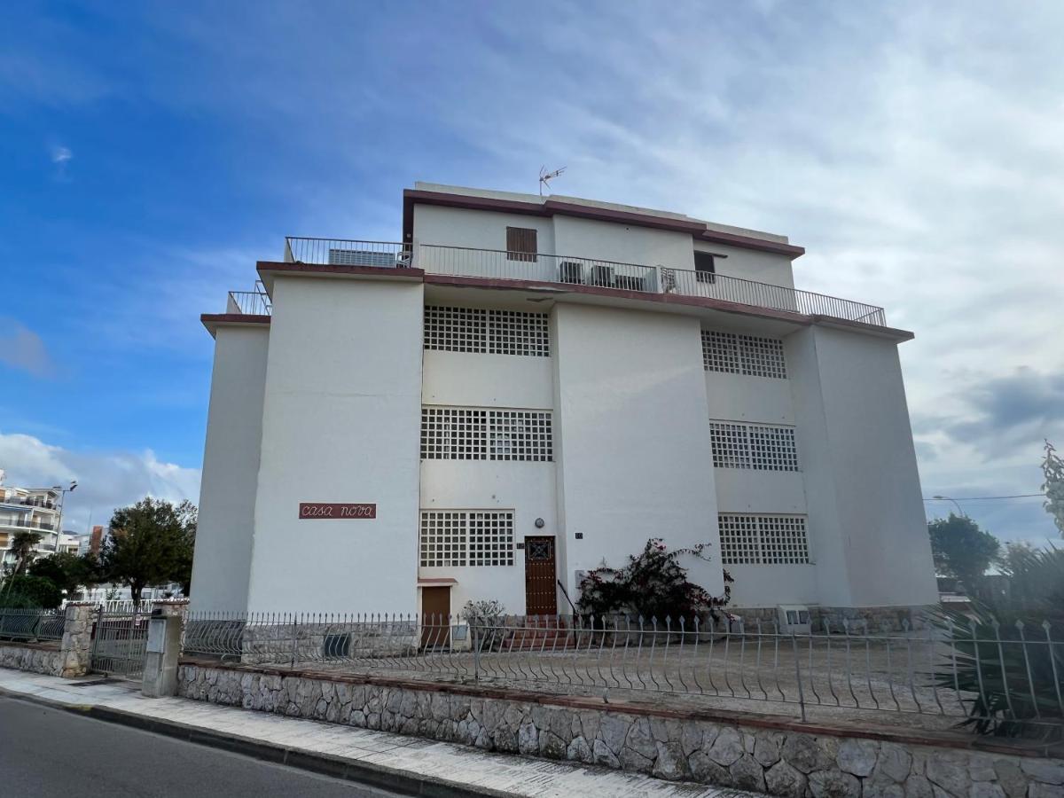 Beautiful Loft, Huge Sunny Terrace, View Over The Beach And Sea Roses Esterno foto