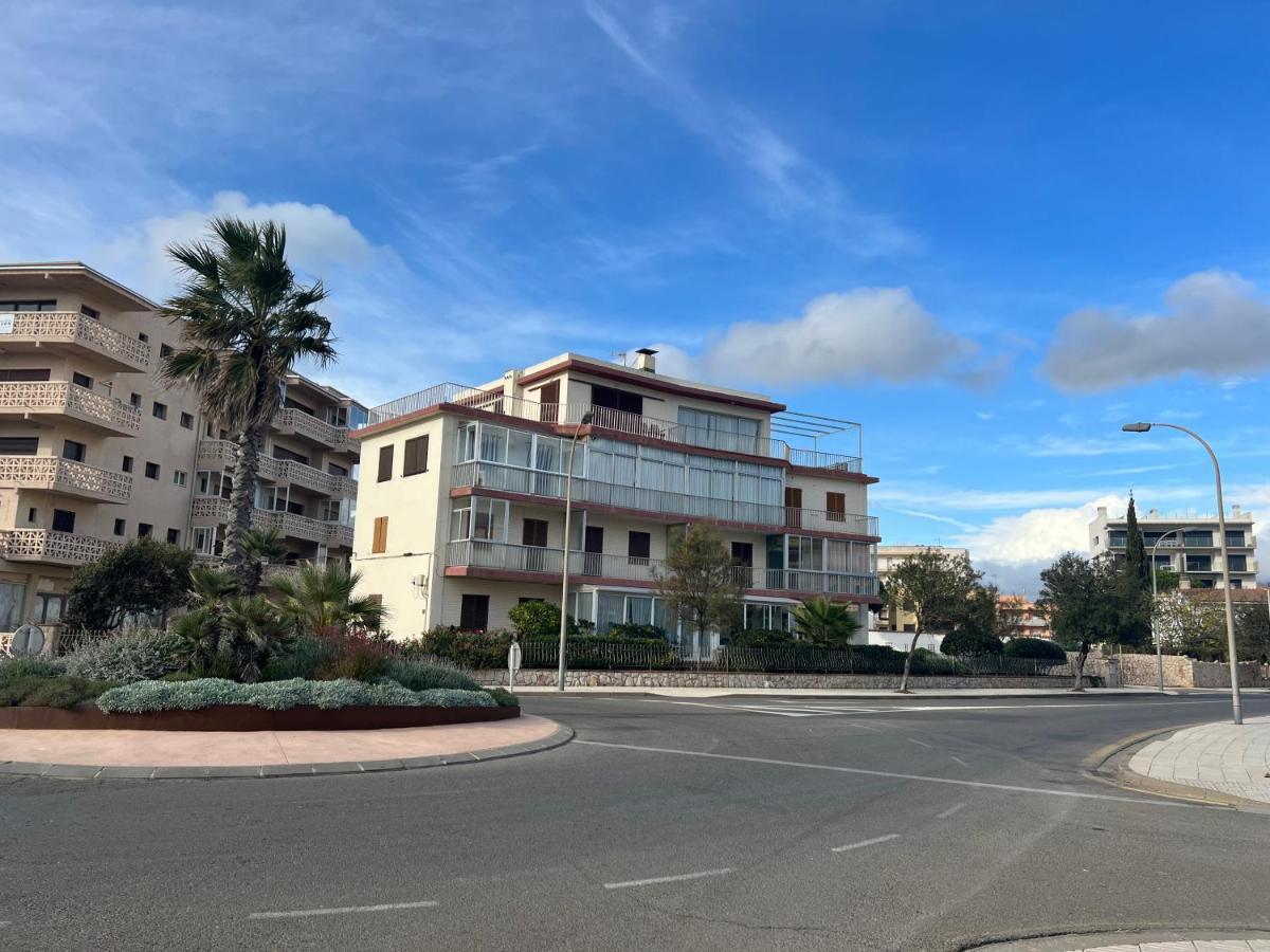 Beautiful Loft, Huge Sunny Terrace, View Over The Beach And Sea Roses Esterno foto